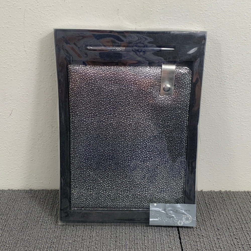 OfficeMax Ipad Case with Pen Set Silver Black Pebble Snap Closure 10" X 8" New